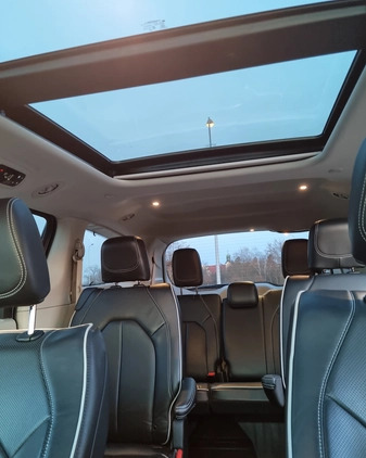 Chrysler Pacifica cena 229900 przebieg: 28700, rok produkcji 2022 z Gostyń małe 326